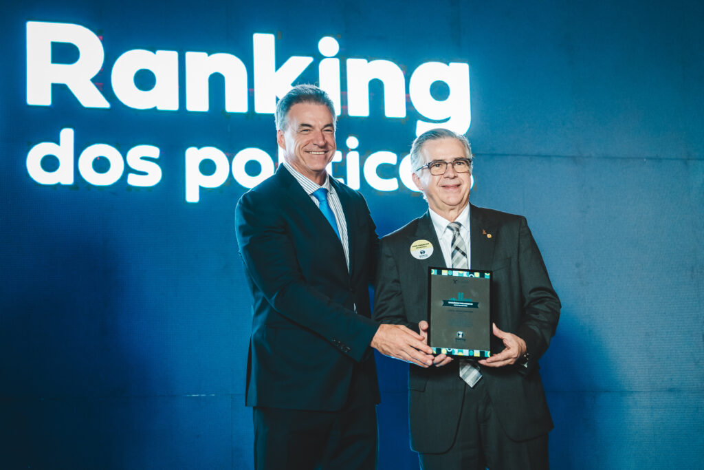 Conheça os 10 melhores senadores e deputados do Brasil